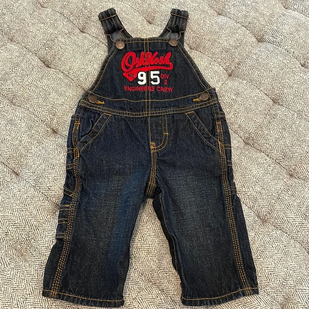 Oshkosh overalls size 6 mths